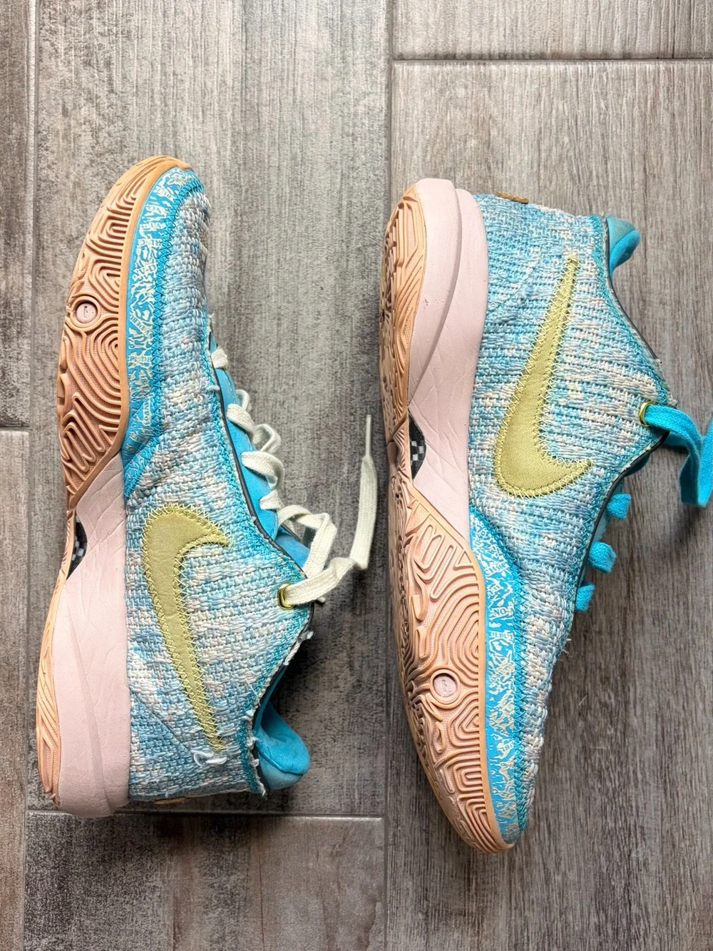 Nike Mens Lebron 20